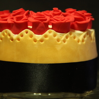 Duff Roses I wanted to try a vanilla sponge cake recipe, filled and iced with whipped cream icing. Yummy!