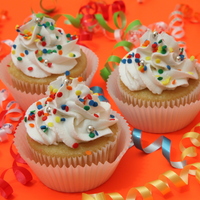 Birthday Cupcake Tried different 1M swirls