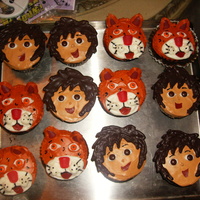 Diego Cupcakes MADE THESE AS A GIFT FOR A LIL3 YR OLD