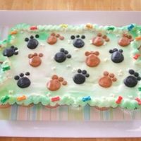 Pawprints Cupcake Cake This was made for my sons teachers birthday. She loves dogs and everything in the classroom is dog related. All buttercream frosting with...