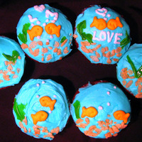 Fishes I was bored and wanted to make some cupcakes. These were so easy and cute! I loved making them!