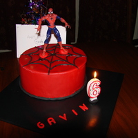 Spiderman Fondant Cake Cake Toy Spiderman, Fondant everything, used clay gun to make web. Took forever! Added tylose powder to fondant to make letters.