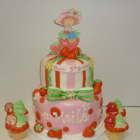 Stawberry Shortcake Cake And Cupcakes 