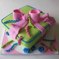 Gift Box Cake 
