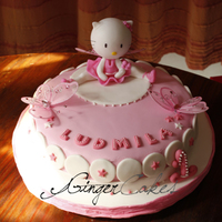 Hello Kitty Cake The client made the kitty and the butterflies for the cake, so i&acute;ve made the rest ;)