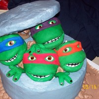 Ninja Turtles The Turtle heads are apples..(an idea before I knew you could use krispies)