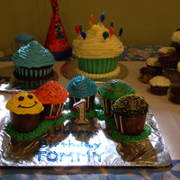 Caterpillar These cupcakes were made using an extra large cupcake pan. Legs and feet were piped on with buttercream. Antennas are licorice ropes.