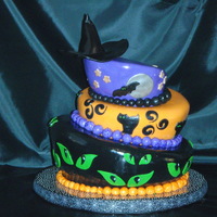 Haloween Topsy Turvy I wanted to try a Topsy Turvy cake - so I made this for practice.