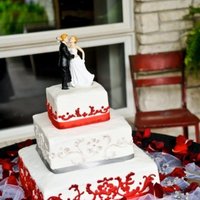 Red And Silver square buttercream with red and silver buttercream detail. Thanks for looking!