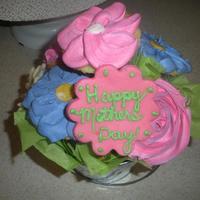 Mothers Day Cupcake Bouquet A simple mother's day cupcake bouquet
