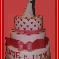 Red En White Cake Covered with fondant