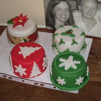 Miniature Christmas Cakes 