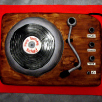Record Player Cake 