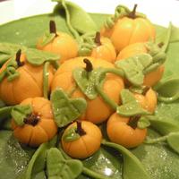 First Frost Final Cake for my Fondant/Gumpaste course, and my Thanksgiving cake (I know mine is small, but my wife is in the same class, so we have a...