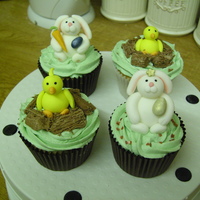 Easter Cupcakes vanila cupcakes with buttercream.