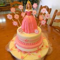 Princess Cake.... Este fue un cake que hice para mi sobrinita bella!!!Relleno con dulce de leche....