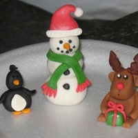 Holiday Critters These are my first gumpaste figures! I LOVE them! My dad's birthday is on the 22nd and we are also doing our Christmas gift exchange...