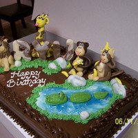 Jungle Friends Birthday this is a marble cake with all edible MC toppers