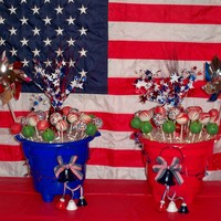 Forth Of July Cake Pops Forth of July Cake Pops.....4 kinds: Heath Bar, Berry Burst Oreo, Red Velvet & what 4th of July celebration would go on without...
