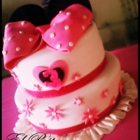 Minnie Mouse Cake 