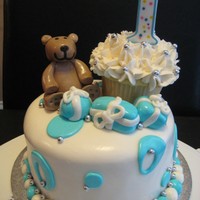 Teddy Birthday Cake 