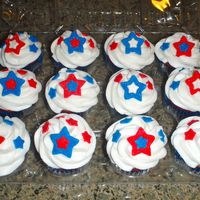 4Th Of July Cupcakes Simple cupcakes that I made for a friend to help celebrate the 4th of July! :) Chocolate and vanilla cupcakes with vanilla buttercream...