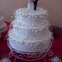 Pearl Cake small 3 teir for a small wedding!