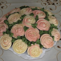 Cupcake Bouquet I found instruction here on CC and had to try this. I think there are too many leaves but not bad. A big thank you to everyone who shared...