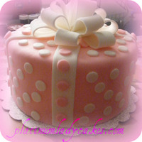 Pink Gift Cake 