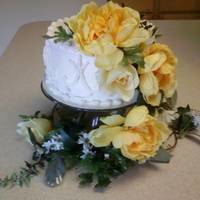 Pastatio Cardamon Cake Pastatio Cardamon Cake with Caramel flavored Buttercream, for a small wedding.