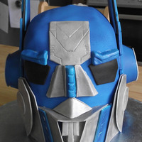 Transformer Head A Transformer Head Cake made for an 8yr old.