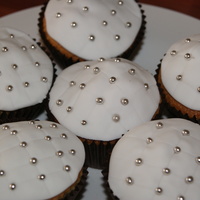 Coconut Cupcakes With Fondant Quilts 