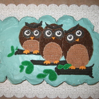 3 Owls Cupcakes I made this for the birthdays of two of my classmates plus myself. Three supposedly wise women... The cupcakes are red velvet, and the base...