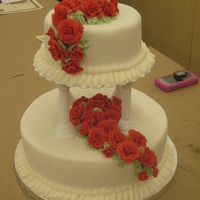 Red Roses This was my final project for the Wilton level 3 course. It was just in time for my mother's birthday. :) So this was her birthday...