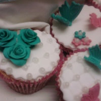 Vintage Cupcakes Gaint and small cupcakes for a girls 5th birthday. vintage style. turquoise and pink with roses, daisys, butterflies and pearls. all...