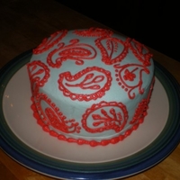 Simple Paisley Cake this was something i had leftover, and i always wanted to try a pale blue/red combo. i love how the colors turned out together!
