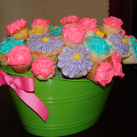 Cupcake Bouquet This is my first cupcake bouquet and my first time piping flowers!