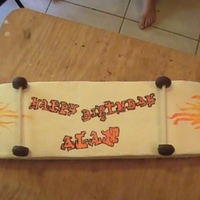 Skateboard Birthday The base of this cake is an actual skateboard.