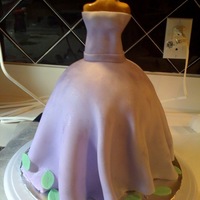 Earth Lady My first 3D cake based on the article, How to create a 3D wedding cake, by Soepkip. Thank you lady!!!! :)