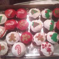 Christmas Deco cupcakes with Christmas decorations
