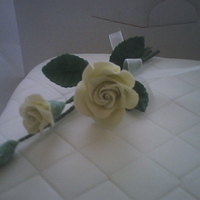 For My Mother In Law my partner said he just wanted a bunch of roses to put on top the flowers are made form petal paste