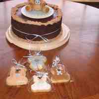 Baby Shower - Bear Cake And Cookie Favor My last work for to a friend.Thanks you for taking your time to see it!