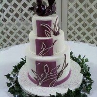 Wedding Cake Bride gave me a pic from the internet and I copied it, so it's not my original design.