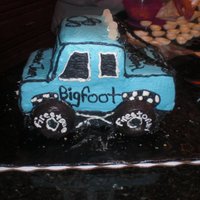Big Foot Made this cake for the Monster Jam theme party for my son. Decorated with donut wheels and black licorice.