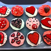 A Whole Lotta Cupcake Love Chocolate mocha cupcakes with vanilla buttercream. Whipped these up for a decorator basics demo at a local business. Simple but fun :D...