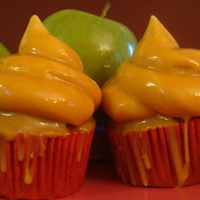 Caramel Apple Hi Hats Spcied apple cake filled with caaramel. Fosted with Carmale buttercream and dipped in butterscotch ganache. Thses were good but I noticed...