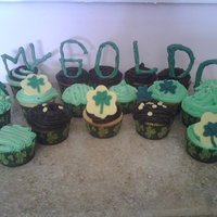 St. Patricks Day Cupcakes Pot of gold