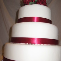 Red Wedding With Sugarflowers 