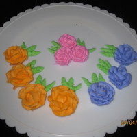 Roses Not having any luck with Roses so I figured with the left over icing I should practice my roses. I am definately getting much better!