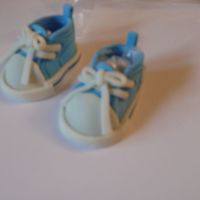 Baby Converse This is my first pair of converse baby shoes - well, actually the first shoes I've ever made and I am so excited about how they turned...